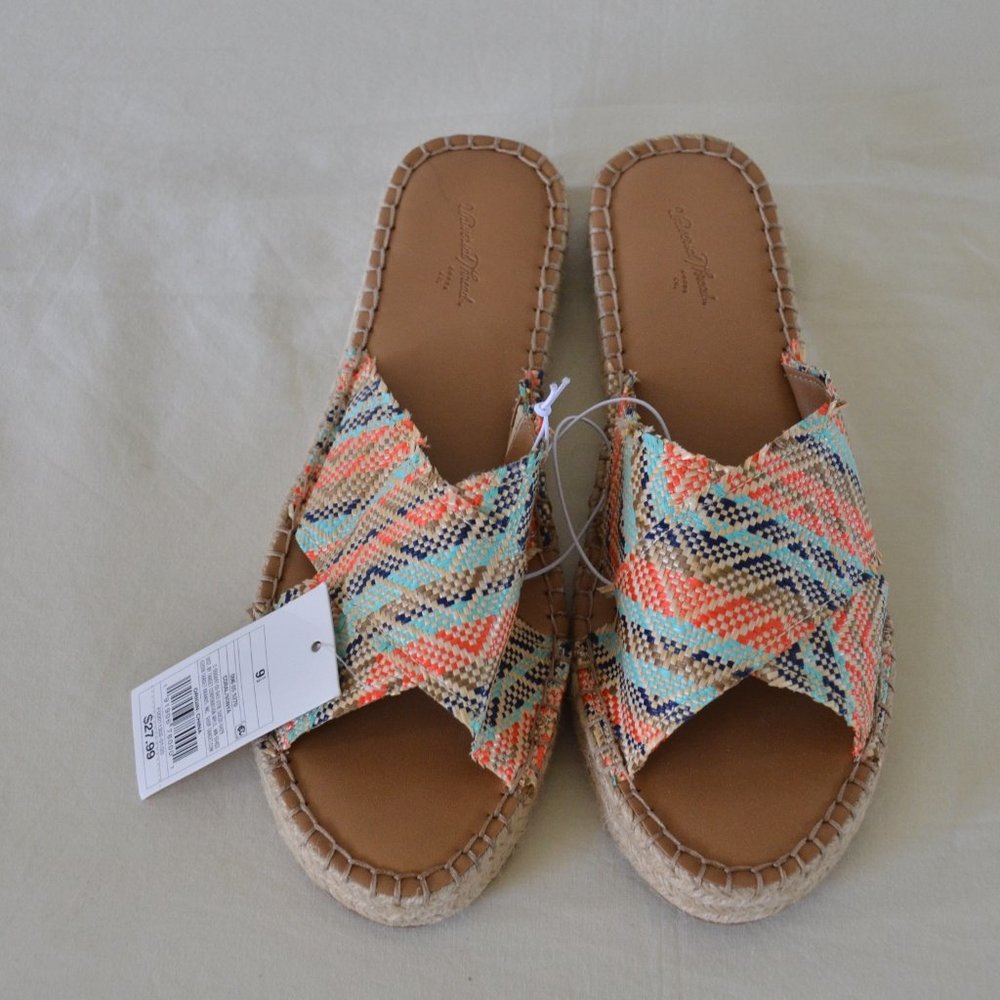 Universal Thread Sandals Coral/Sonya size 9 1/2